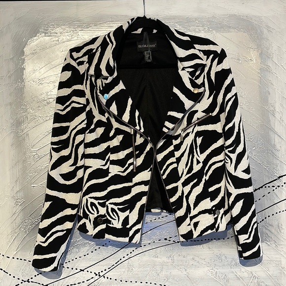 Frank Lyman Design Jackets & Blazers - Frank Lyman Jacket. Size 14. Black & White. Animal Print.